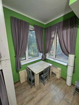 Гостиница Ester House Москва Кровать в общем 6-местном номере-1